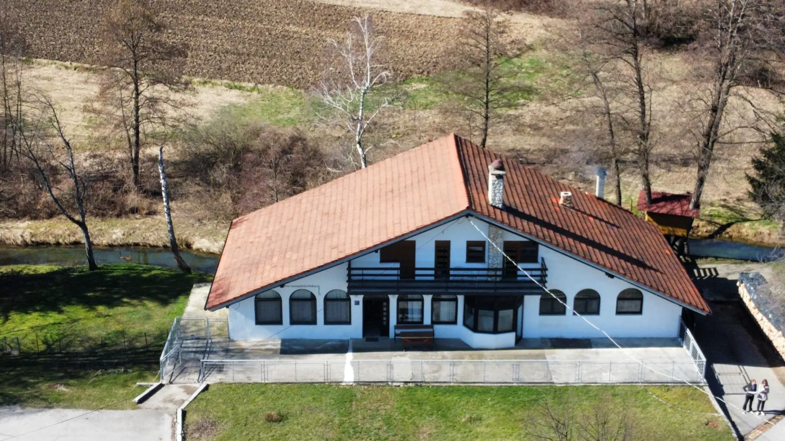 Josipdol, kuća s apartmanima, 400 m2 - Munjava, Josipdol