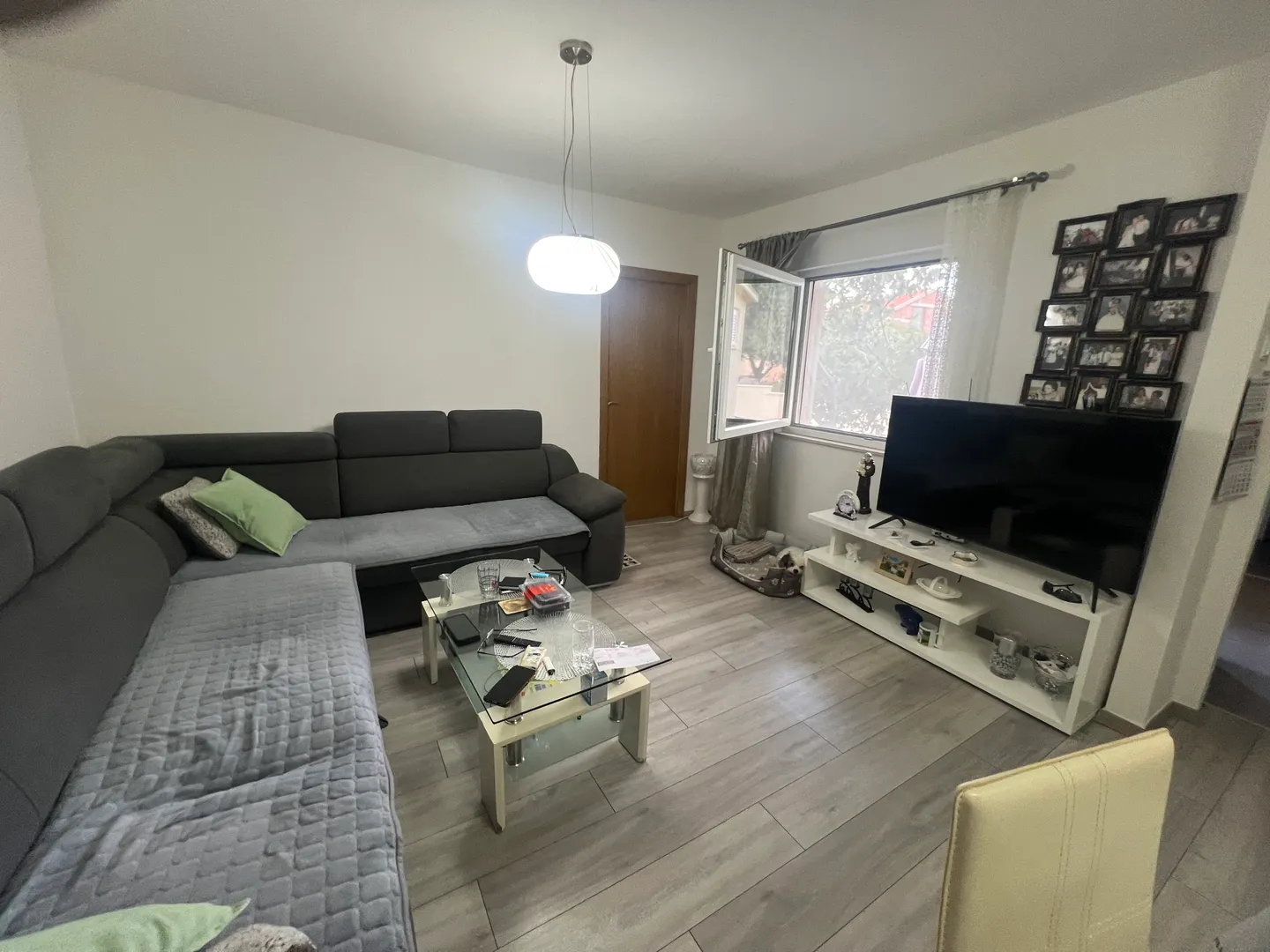 hrvatska, zadar, gornji karin, 400 m od mora, polovica dvojne kuće, 1 spavaća soba - 51,44m2, pogled na more, garaža i vrt - slika 10
