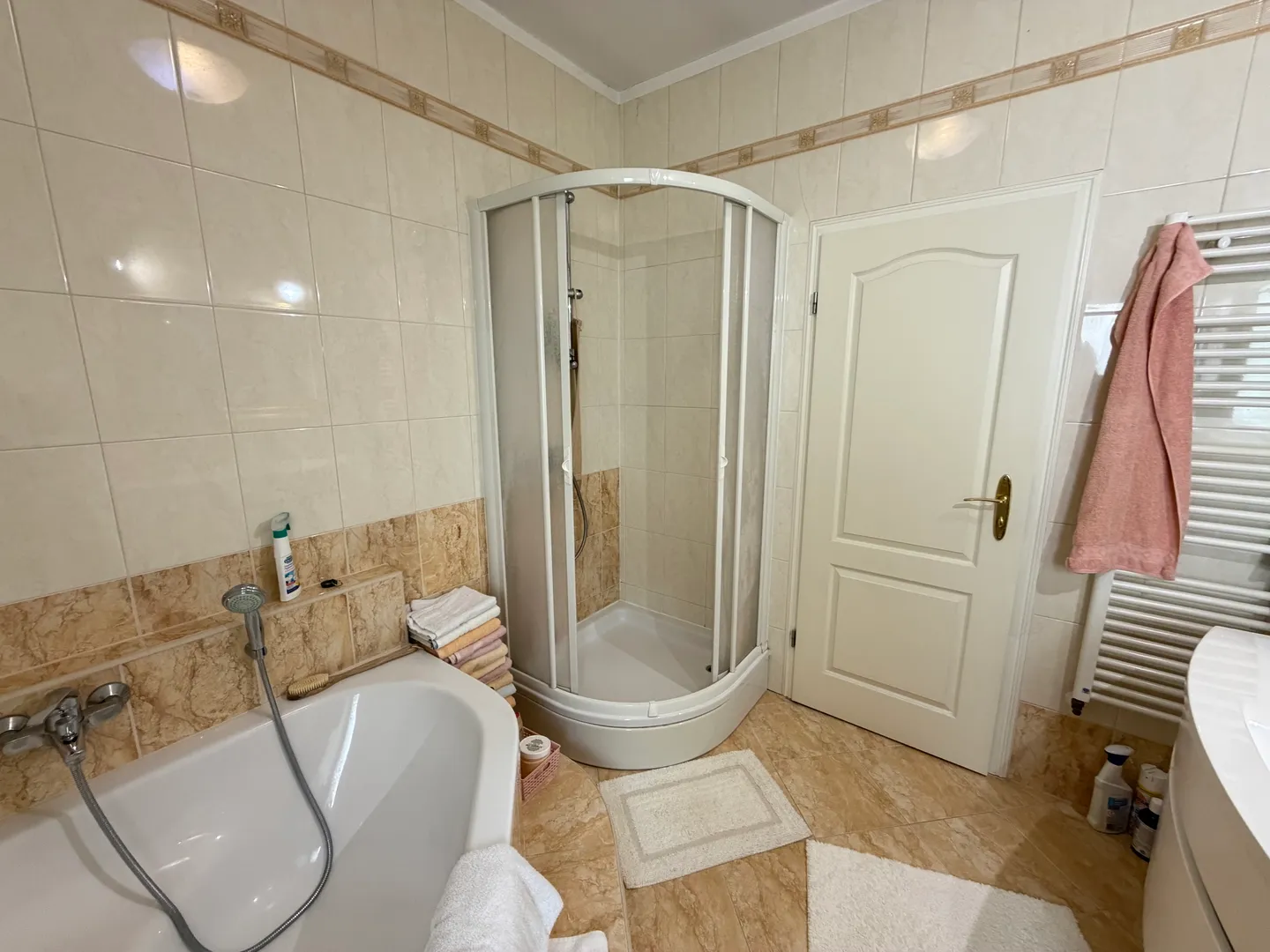 zagreb, dubrava-novoselec, najam kuće s dva stana 358 m2 - slika 15