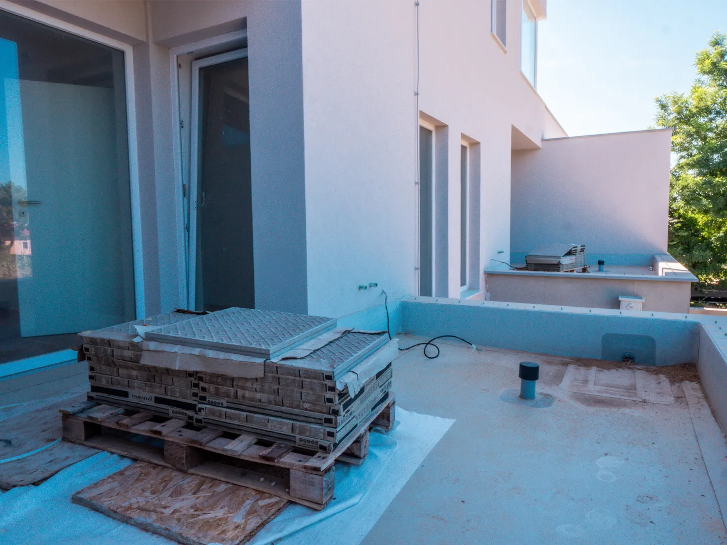 dvoetažni stan s krovnom terasom, 200 m od mora, privlaka - zadar - slika 35