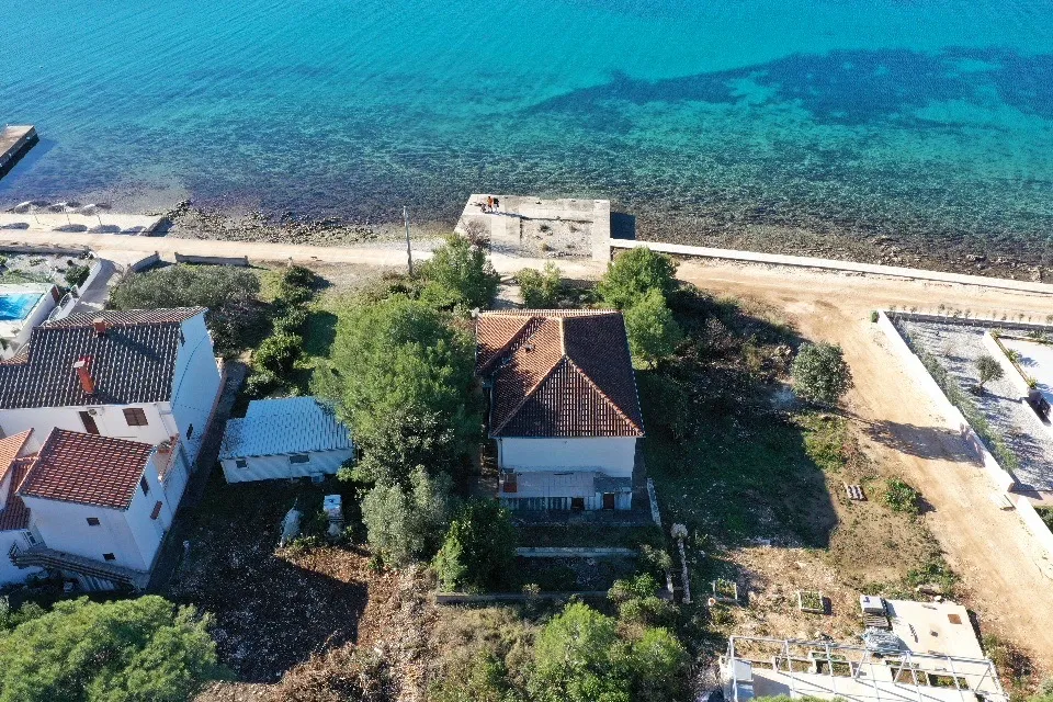 kuća prvi red do mora, izvrsna prilika! brgulje - molat - slika 2
