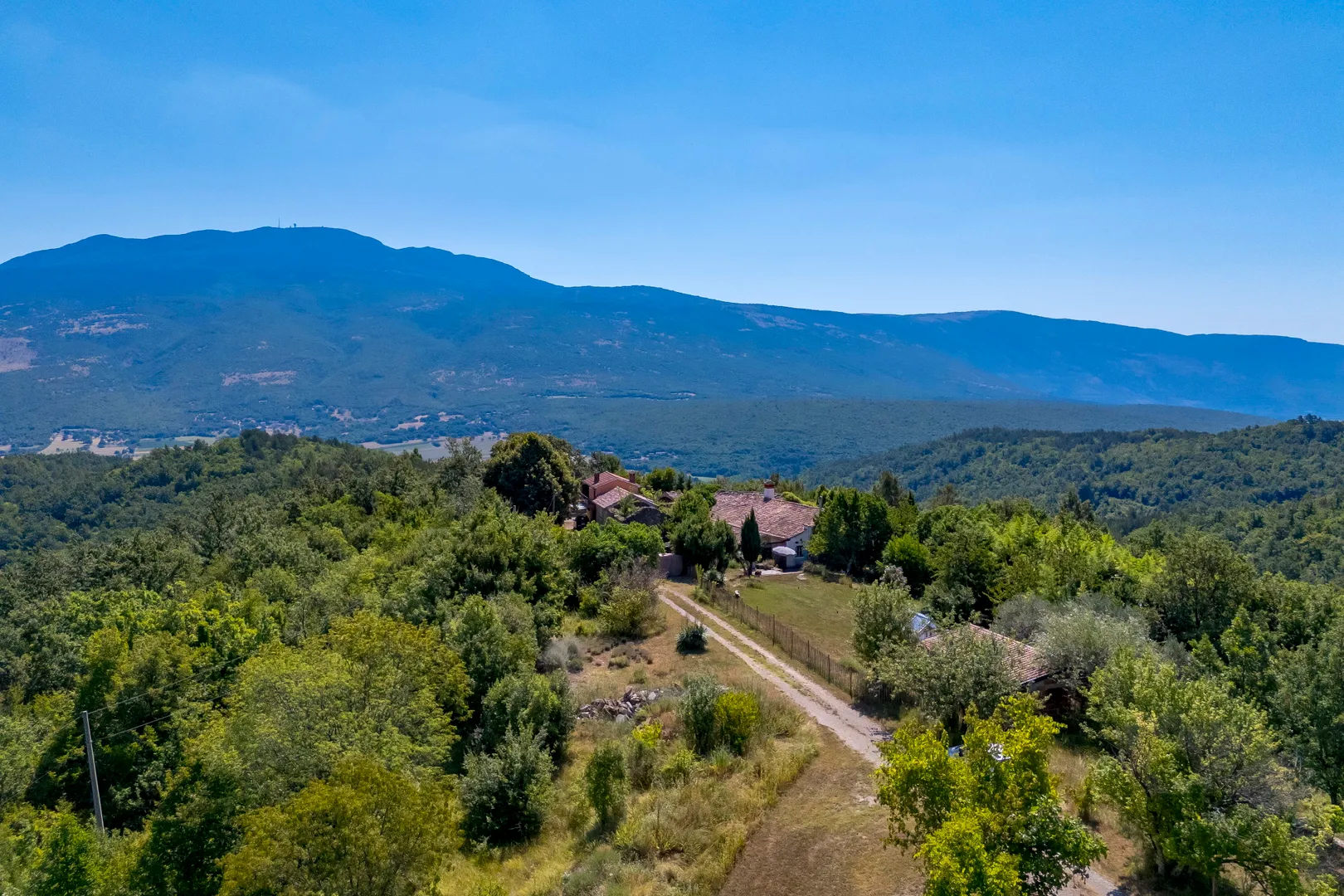 Istra,Imanje na prodaju, Oaza mira priroda i privatnost na površini od 20 000 m2 - Lupoglav