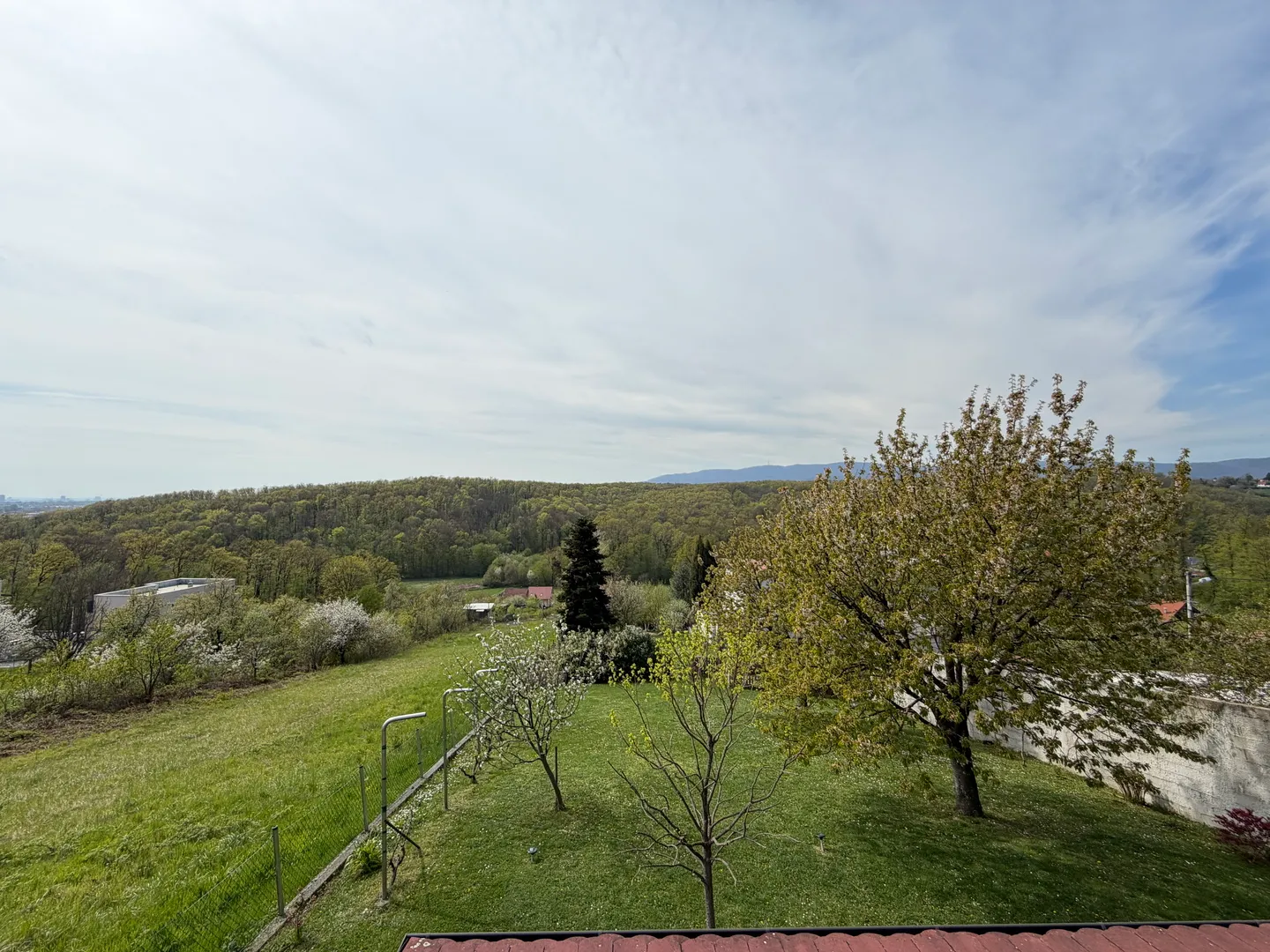 zagreb, dubrava-novoselec, kuća s dva stana 358 m2, na parceli od 911 m2 - slika 52