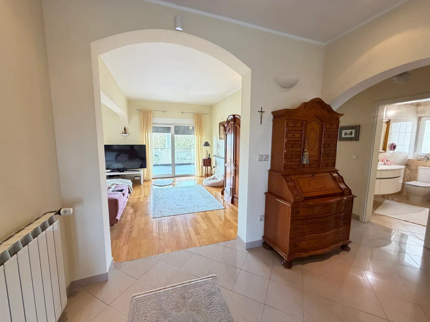 zagreb, dubrava-novoselec, kuća s dva stana 358 m2, na parceli od 911 m2 - slika 34