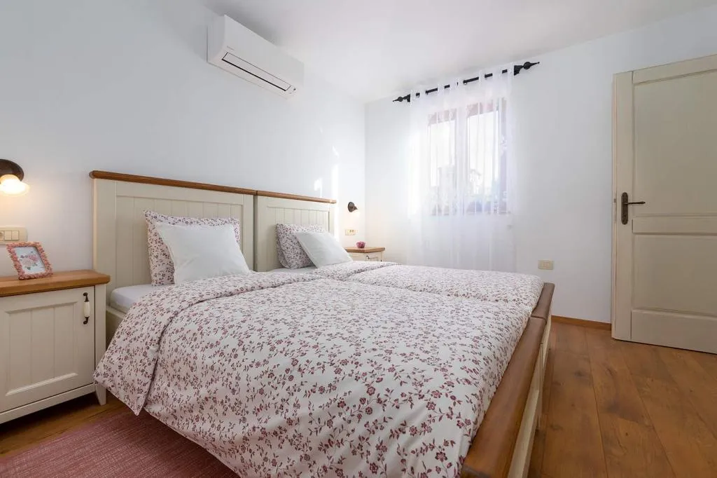 poreč, jasenovica– moderna vila s bazenom u prirodnum ambijentu- na 744 m² zemljišta - slika 16