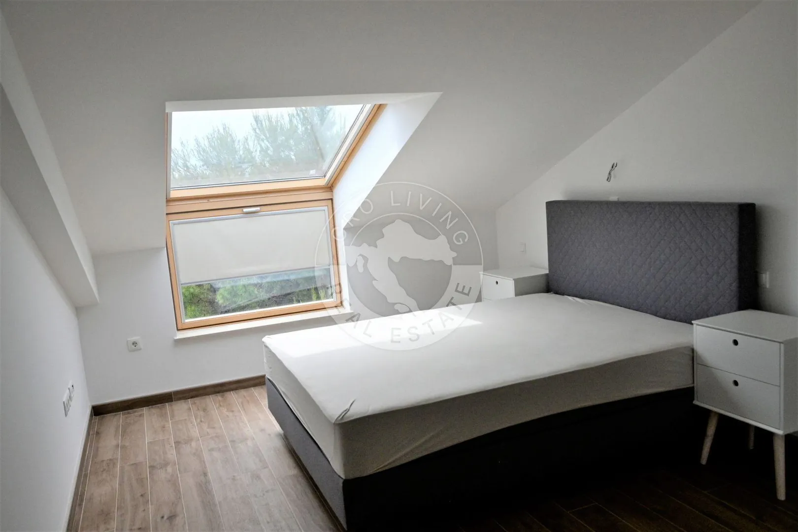 vodice , srima, moderna namještena kuća s četiri stana, apartmanom i bazenom - slika 16