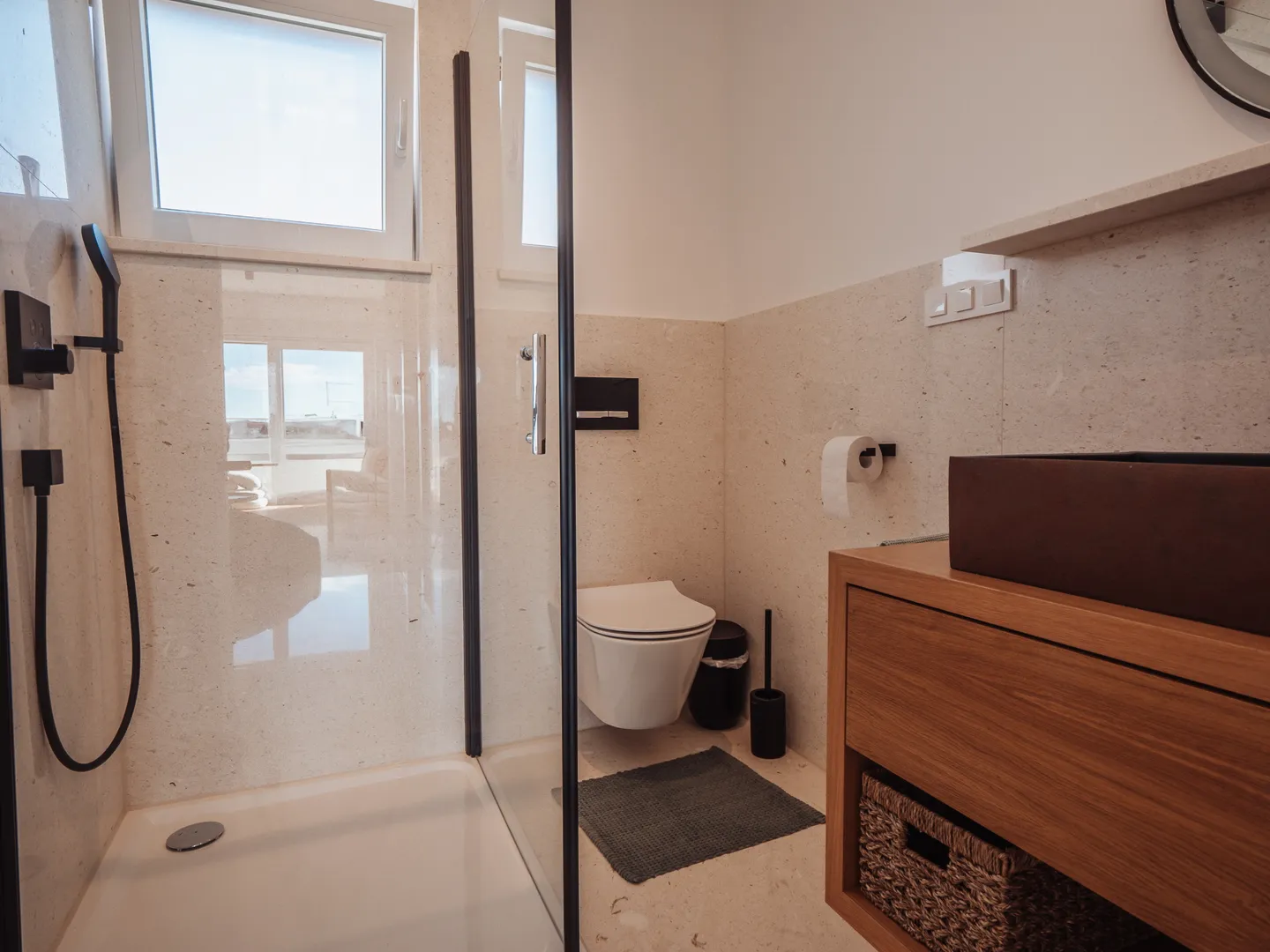 hrvatska, šibenik, vodice (tribunj) – moderan stan na 1. katu s 4 spavaće sobe, 2 terase i 3 parkirna mjesta, 137,91 m² - slika 4