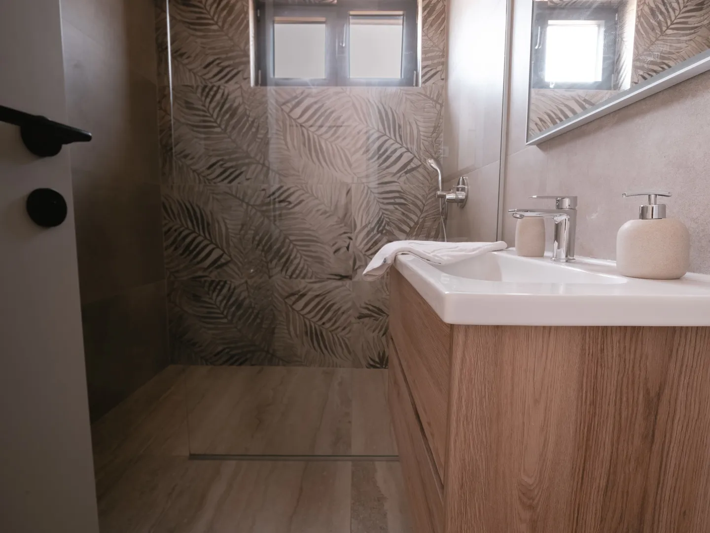 luksuzan penthouse, prvi red do mora, komplet opremljen, pag - povljana - slika 13
