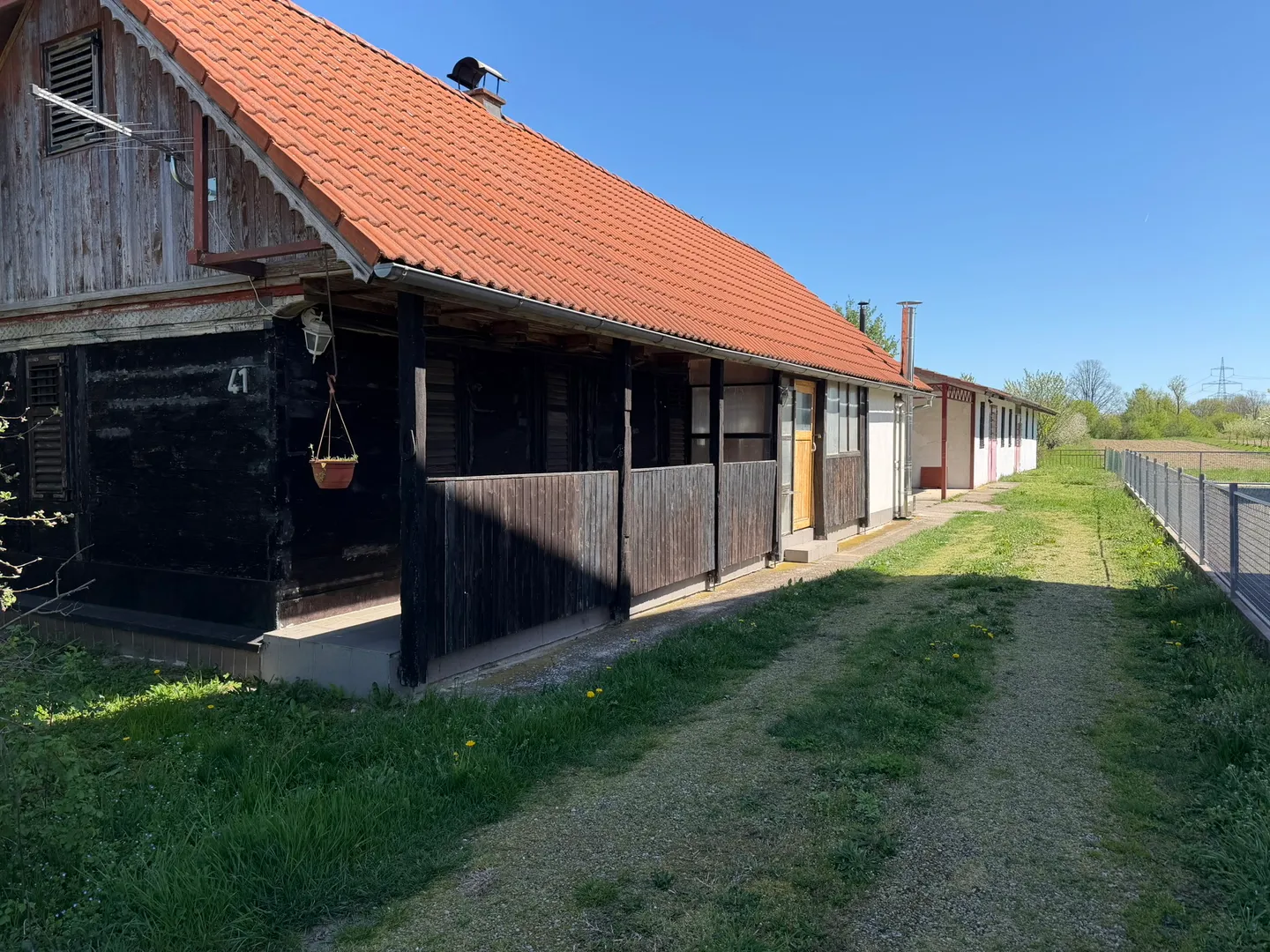 prodaja građevinskog zemljišta s kućom i radionom, rugvica (dragošička), 2027m2 - slika 4