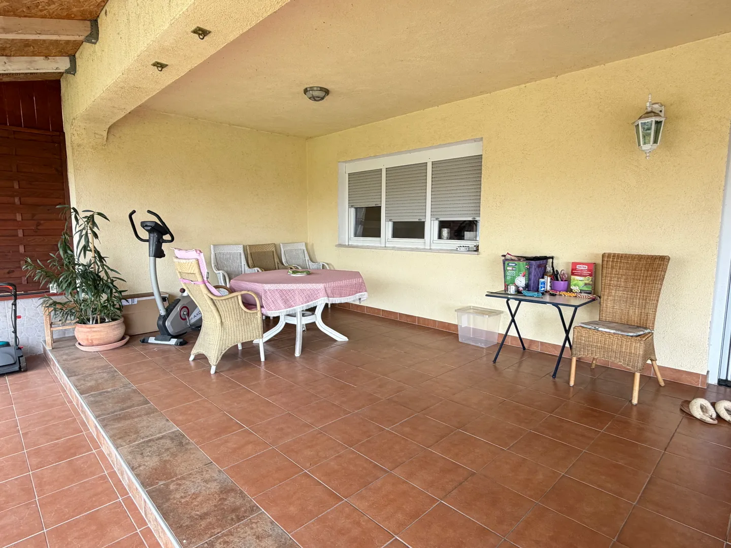 zagreb, dubrava-novoselec, kuća s dva stana 358 m2, na parceli od 911 m2 - slika 46