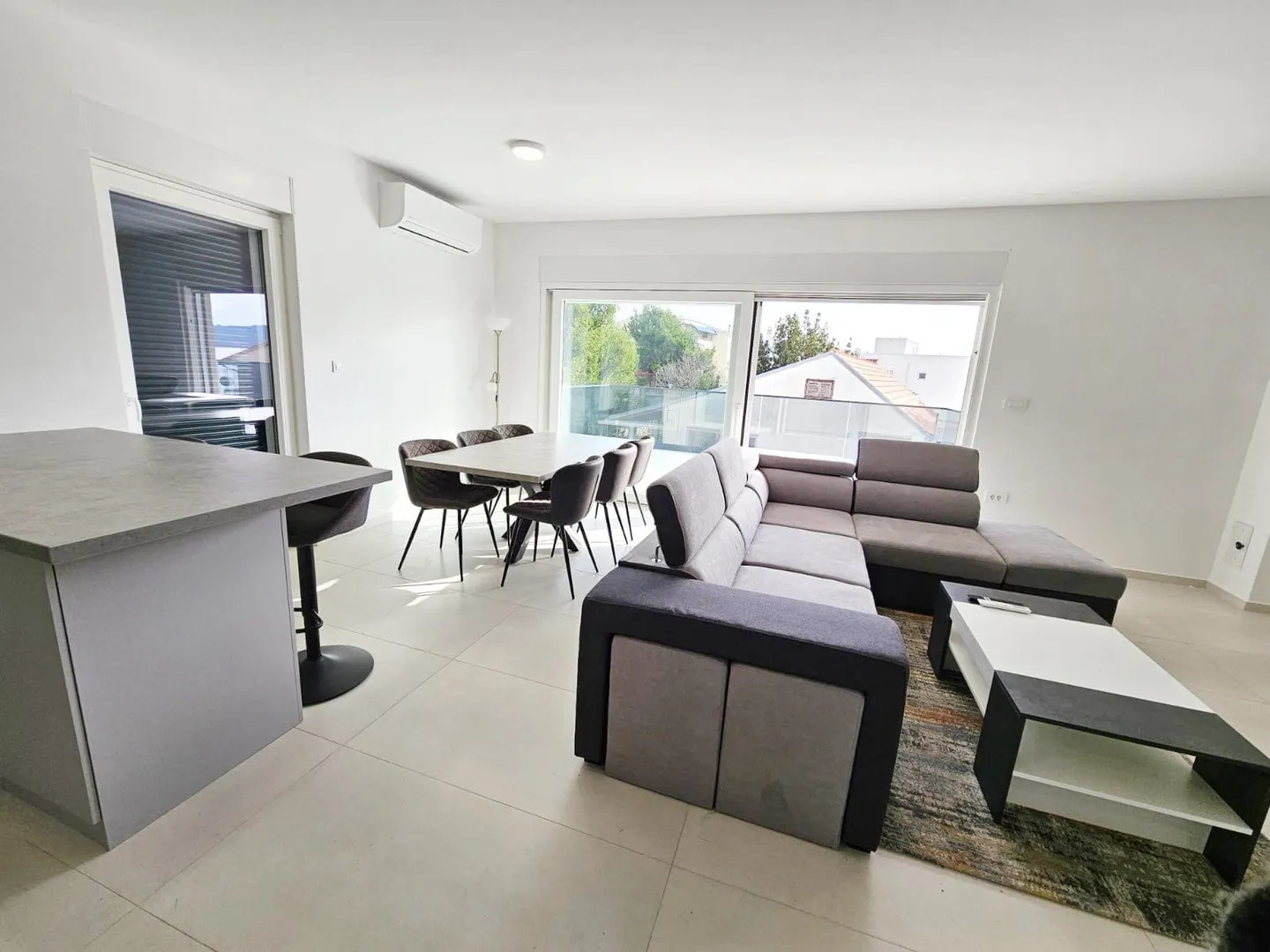 PRVI RED DO MORA – Luksuzni penthouse 240 m² + krovna terasa 98 m² | Srima – Vodice - Srima, Vodice