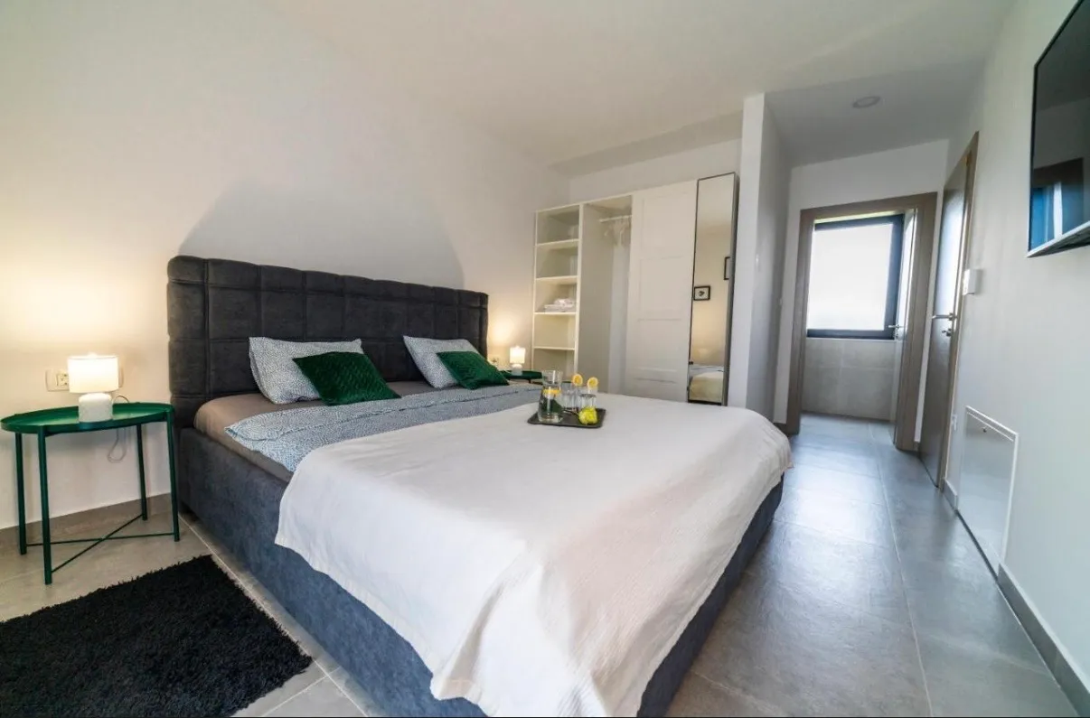 istra, luksuz i privatnost u srcu istre, vila sa bazenom 204 m2 - slika 4