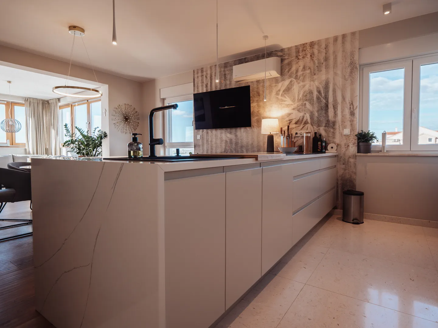 hrvatska, šibenik, vodice (tribunj) – penthouse stan s pogledom na more, 130 m² površine, dvije terase, moderna arhitektura - slika 6