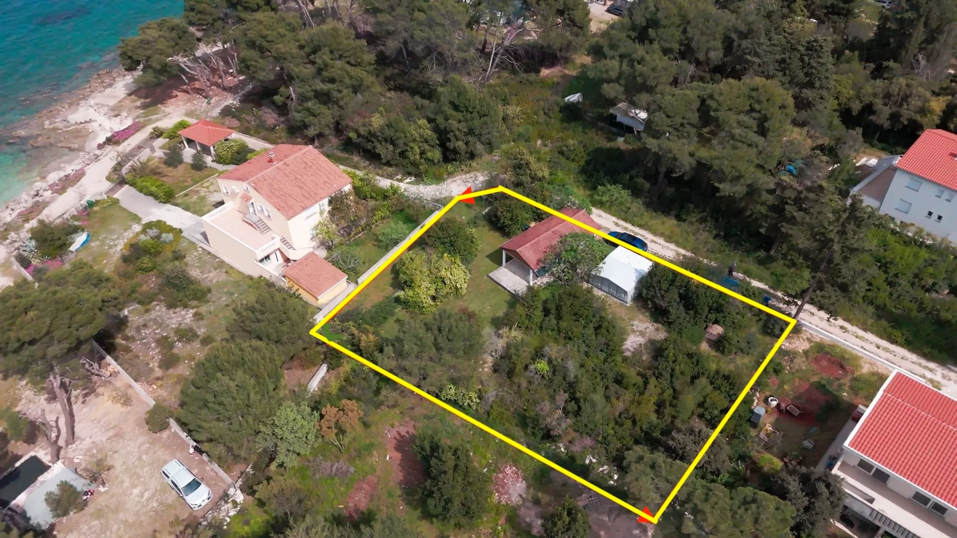 hrvatska, zadar, ugljan - građevinsko zemljište 1.004 m² u sušici, 85 m od plaže, s garažom i inventarom - slika 2