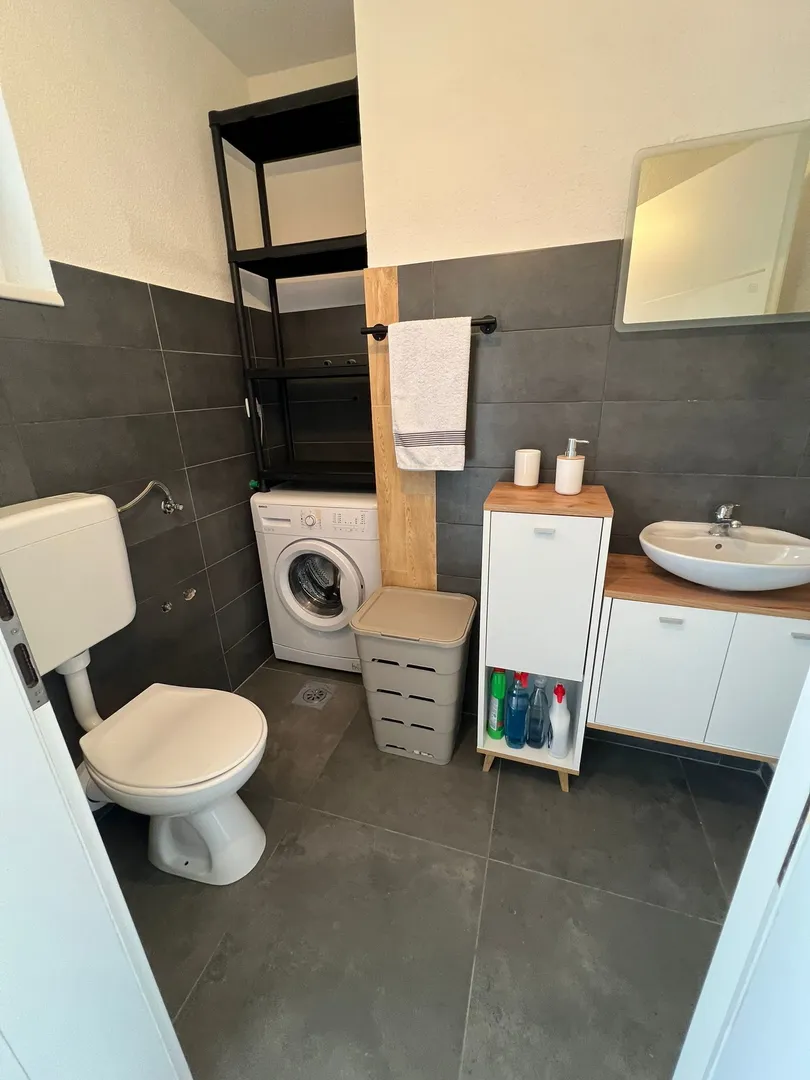 otok čiovo, okrug gornji- kuća s apartmanima, 80 m od mora i 8 km od zračne luke - slika 7