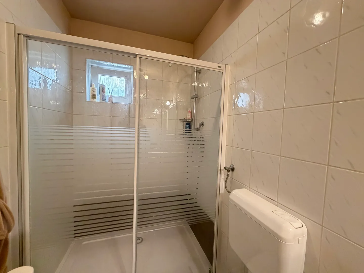 zagreb, dubrava-novoselec, kuća s dva stana 358 m2, na parceli od 911 m2 - slika 23