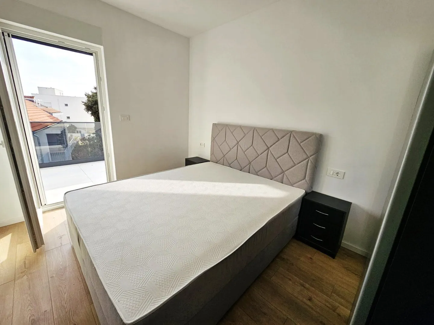 prvi red do mora – luksuzni penthouse 240 m² + krovna terasa 98 m² | srima – vodice - slika 11