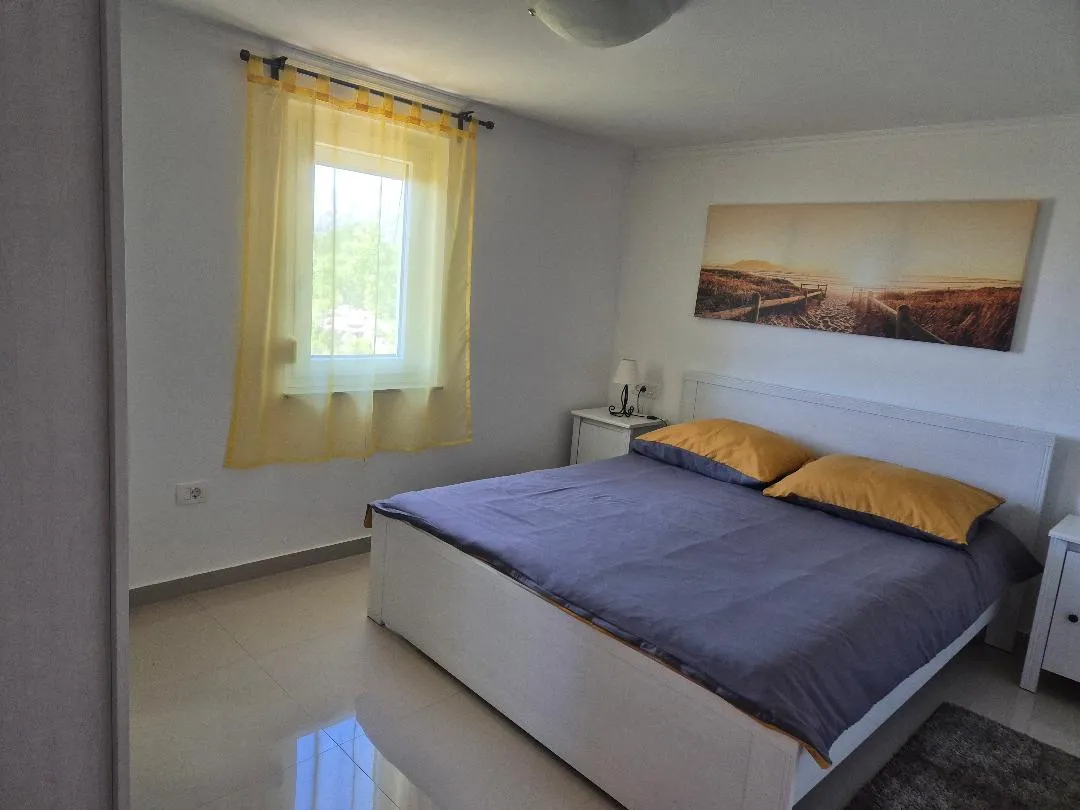 seline, kuća sa bazenom, 4 apartmana u mirnom okruženju - slika 5