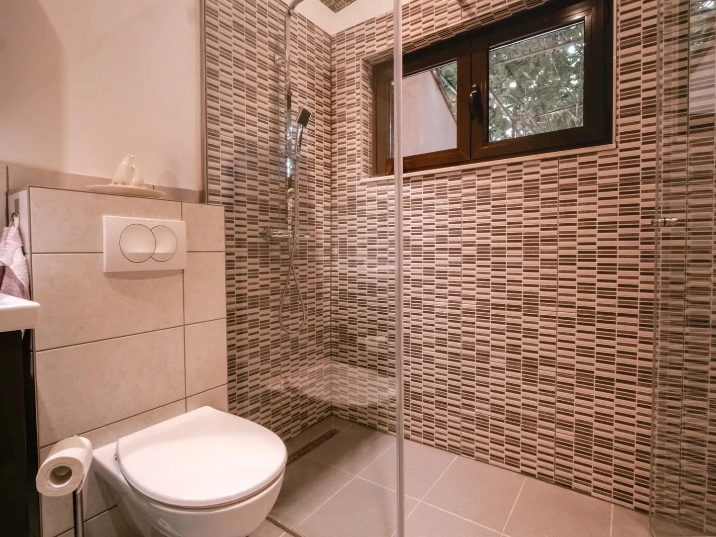 hrvatska, gradac kod makarske – kuća s 3 apartmana, parkingom, podrumom i pogledom na more, 192 m² - slika 54
