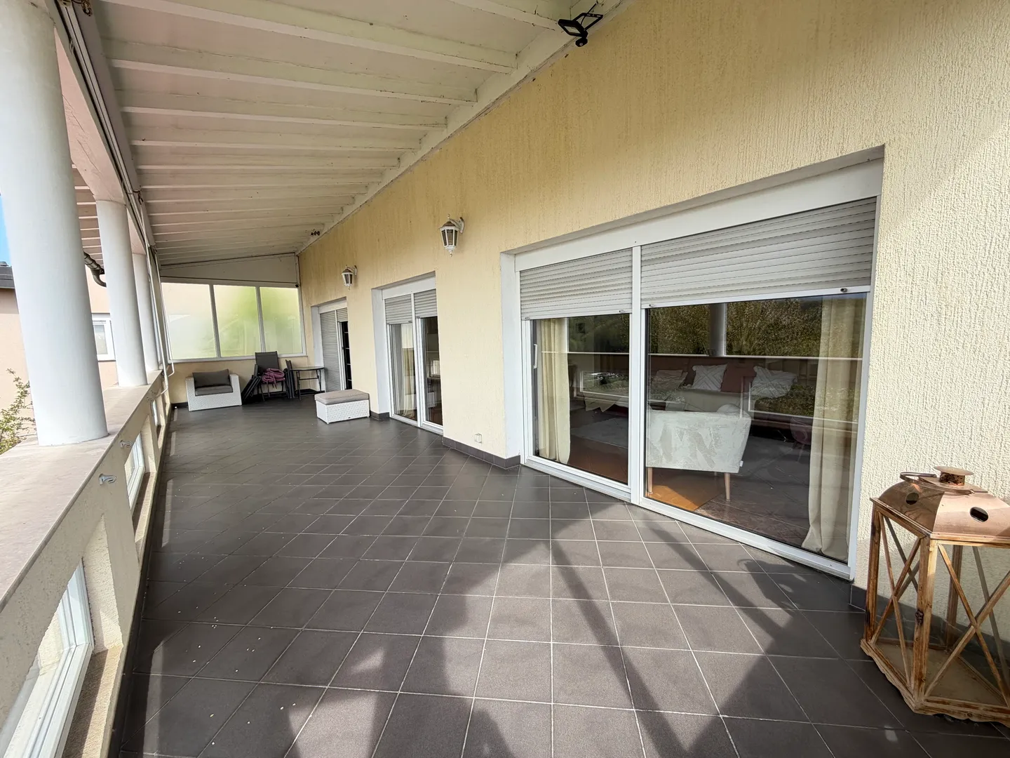 zagreb, dubrava-novoselec, kuća s dva stana 358 m2, na parceli od 911 m2 - slika 42
