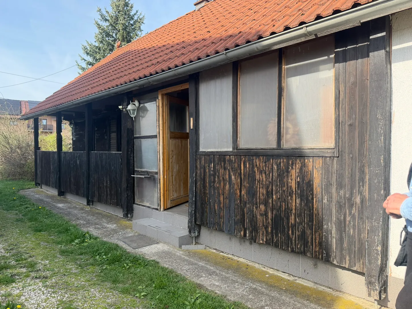 prodaja građevinskog zemljišta s kućom i radionom, rugvica (dragošička), 2027m2 - slika 5
