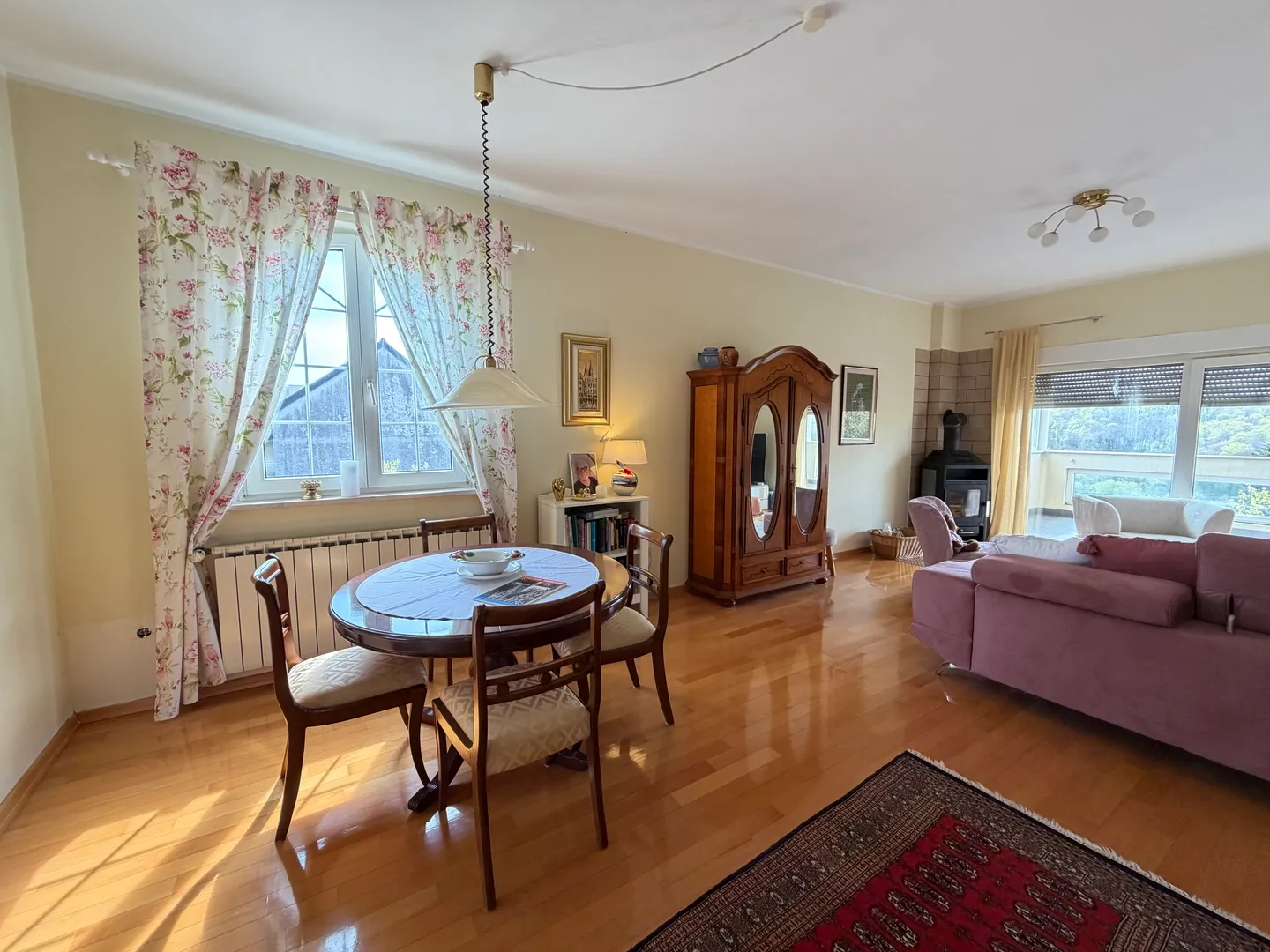 zagreb, dubrava-novoselec, kuća s dva stana 358 m2, na parceli od 911 m2 - slika 8
