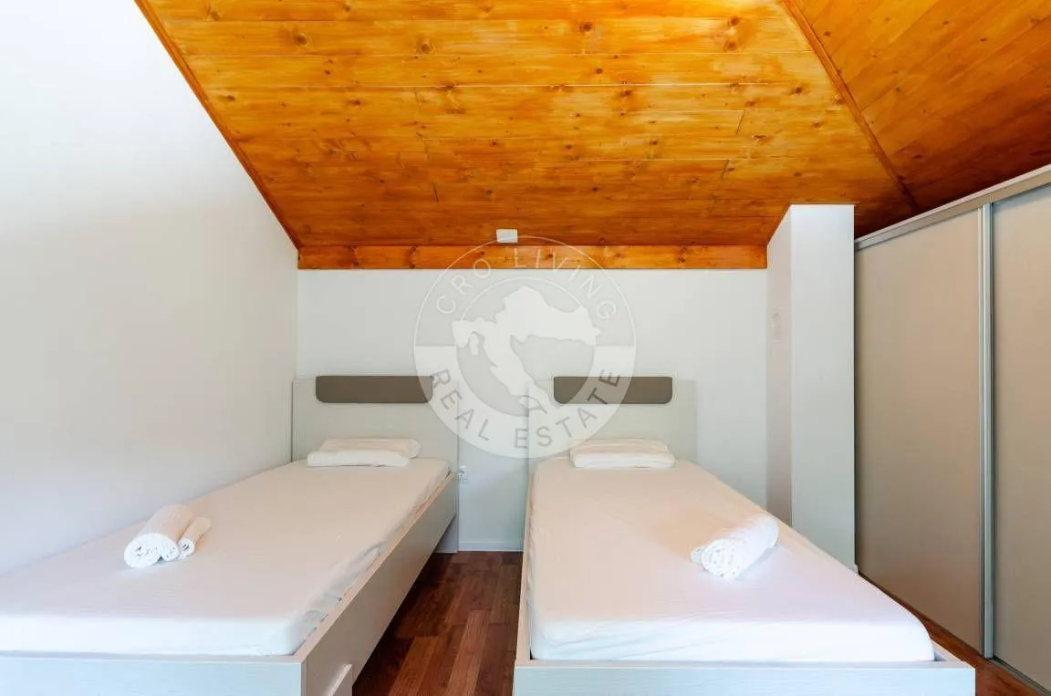 bribir, samostojeća kuća sa bazenom, 110m2 - slika 15