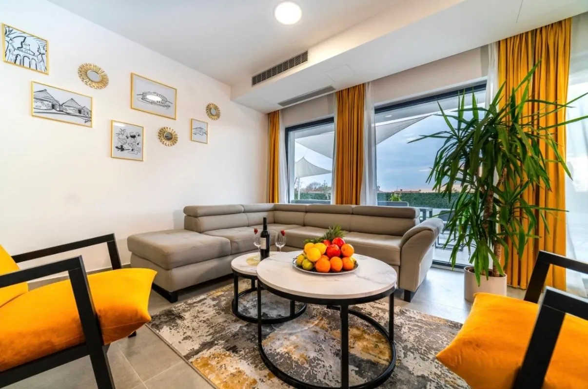 istra, luksuz i privatnost u srcu istre, vila sa bazenom 204 m2 - slika 2