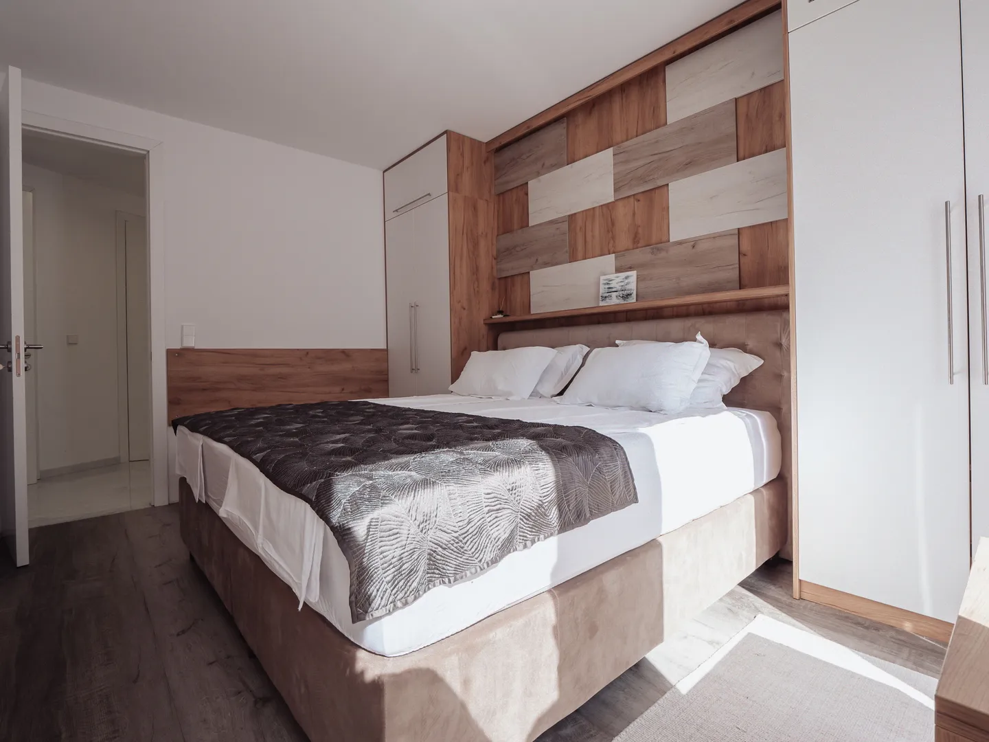 hrvatska, pag, mandre – ekskluzivna dizajnerska kuća s bazenom, podrumom i vrtom, 122 m² - slika 22
