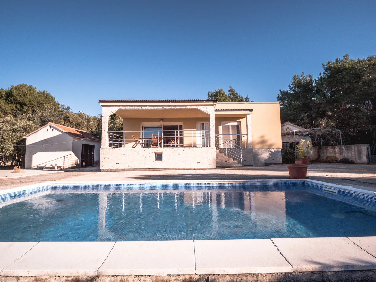 Hrvatska, Zadar, Vir – Samostojeća kuća s 2 bazena, zemljištem od 2.522 m² i raznovrsnim mogućnostima korištenja