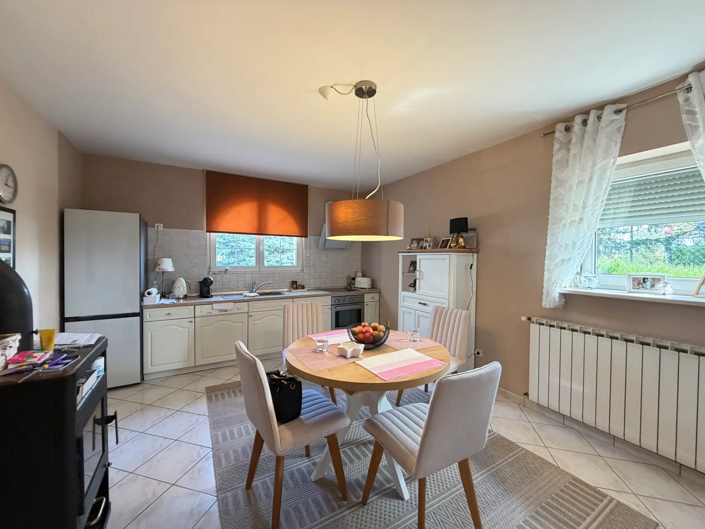 zagreb, dubrava-novoselec, kuća s dva stana 358 m2, na parceli od 911 m2 - slika 21
