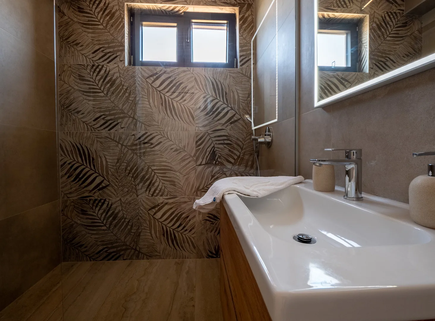 luksuzan penthouse, prvi red do mora, komplet opremljen, pag - povljana - slika 31