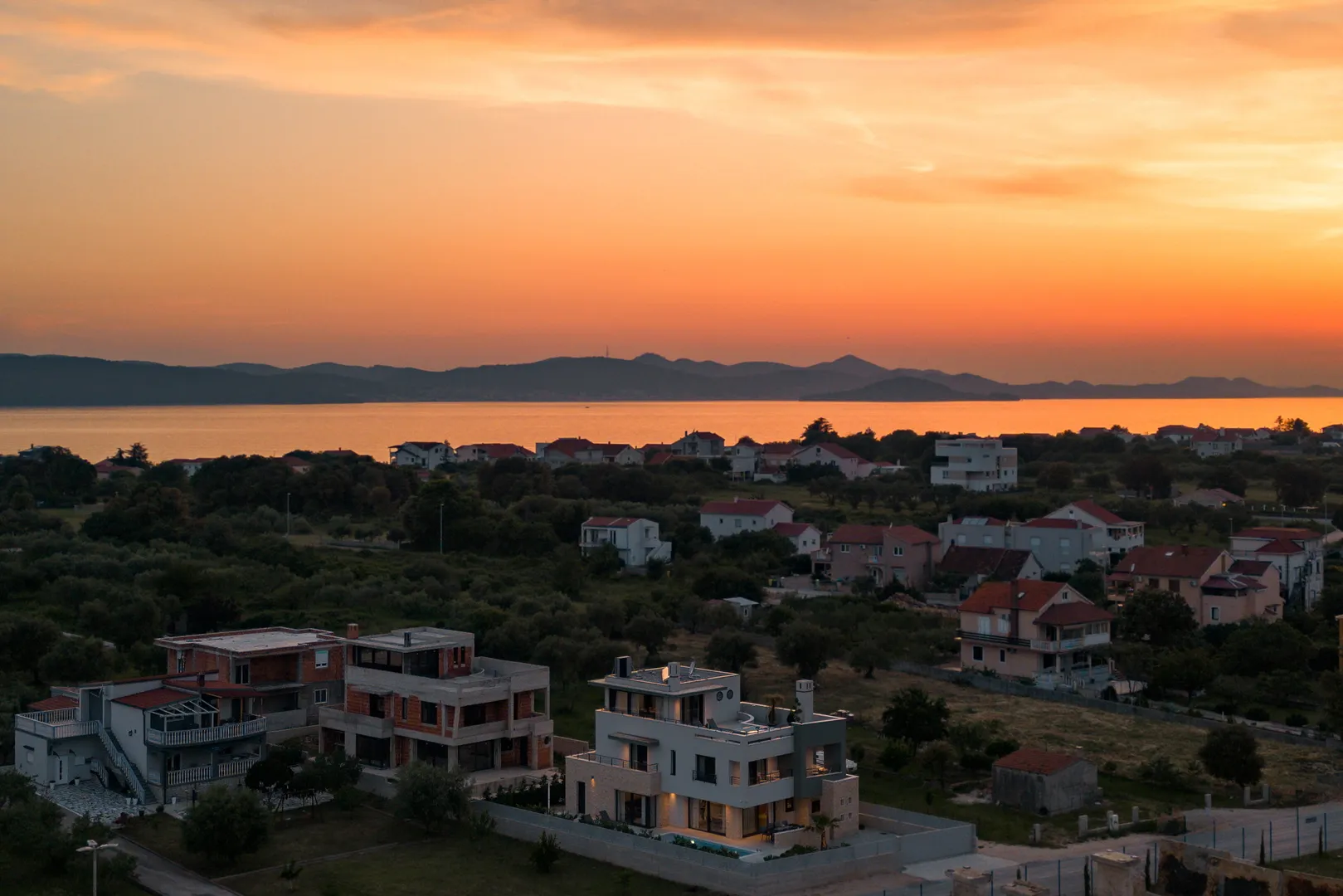 hrvatska, zadar, luksuzna vila u bibinju s pogledom na more – novogradnja na 3 etaže, whirlpool, bazen sa slanom vodom i krovna terasa - slika 19