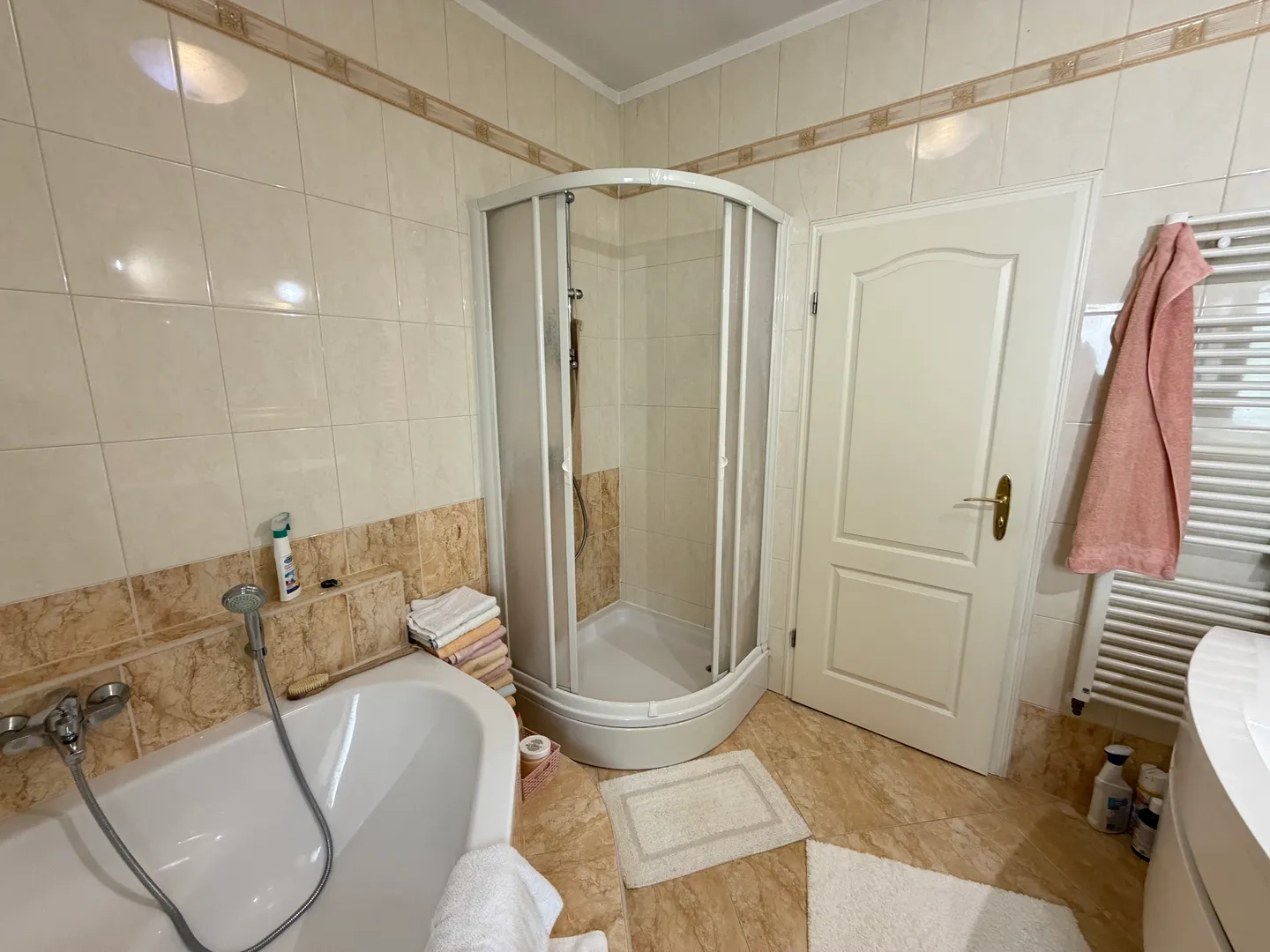 zagreb, dubrava-novoselec, kuća s dva stana 358 m2, na parceli od 911 m2 - slika 15