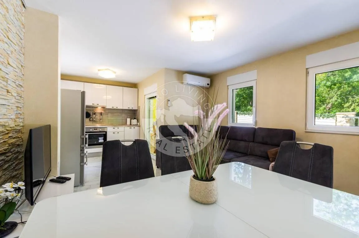 bribir, samostojeća kuća sa bazenom, 110m2 - slika 7