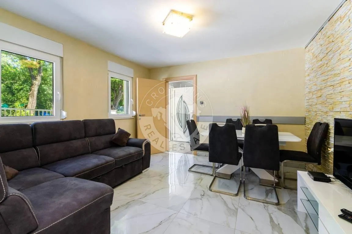 bribir, samostojeća kuća sa bazenom, 110m2 - slika 8