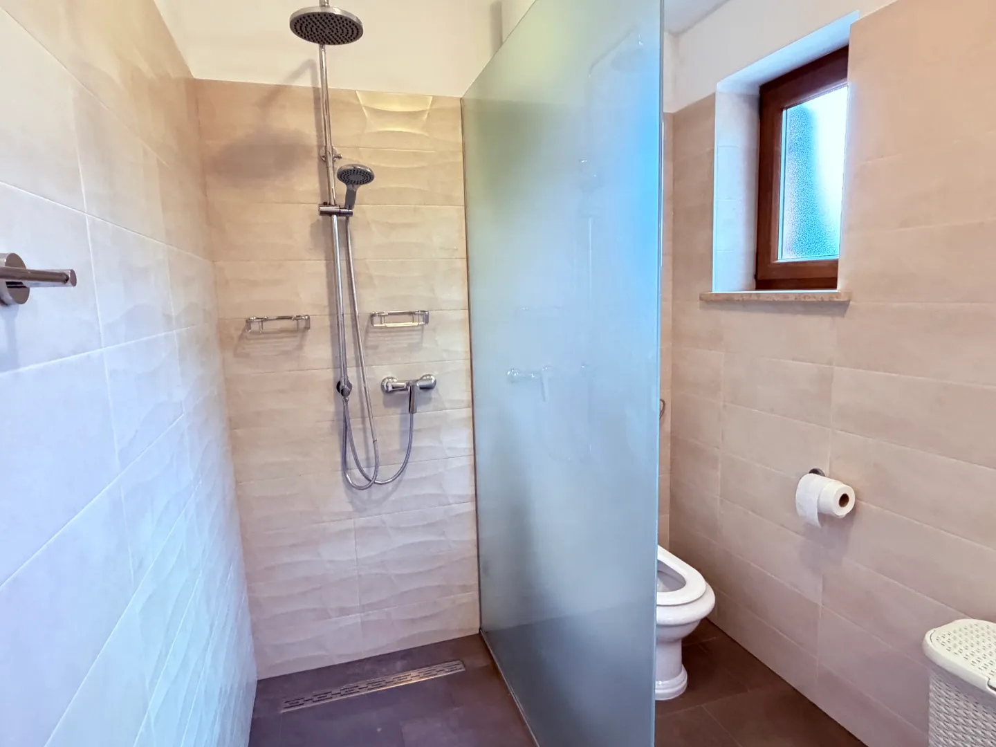 poreč, jasenovica– moderna vila s bazenom u prirodnum ambijentu- na 744 m² zemljišta - slika 22