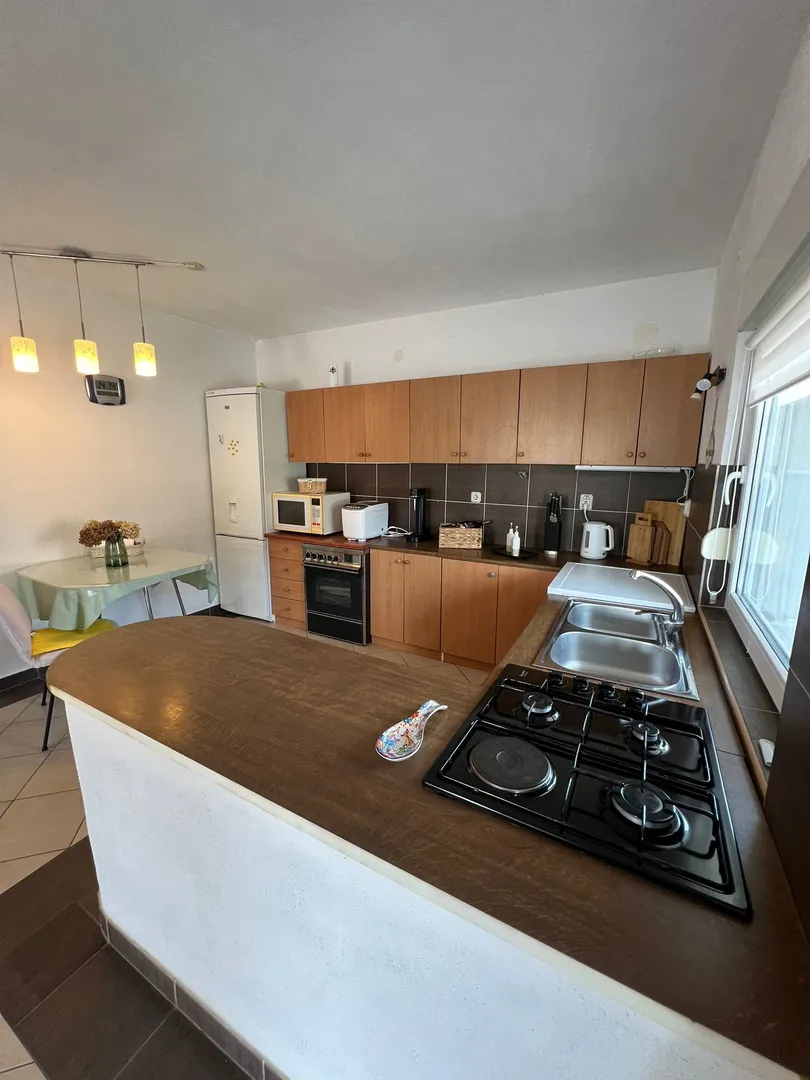 otok čiovo, okrug gornji- kuća s apartmanima, 80 m od mora i 8 km od zračne luke - slika 21