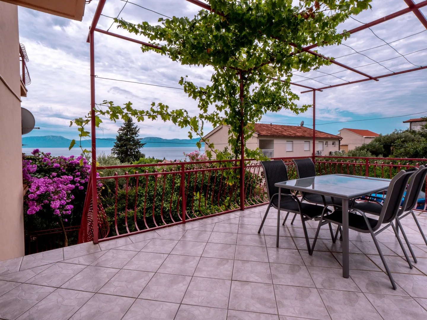 Hrvatska, Gradac kod Makarske – Kuća s 3 apartmana, parkingom, podrumom i pogledom na more, 192 m² - Podaca, Gradac