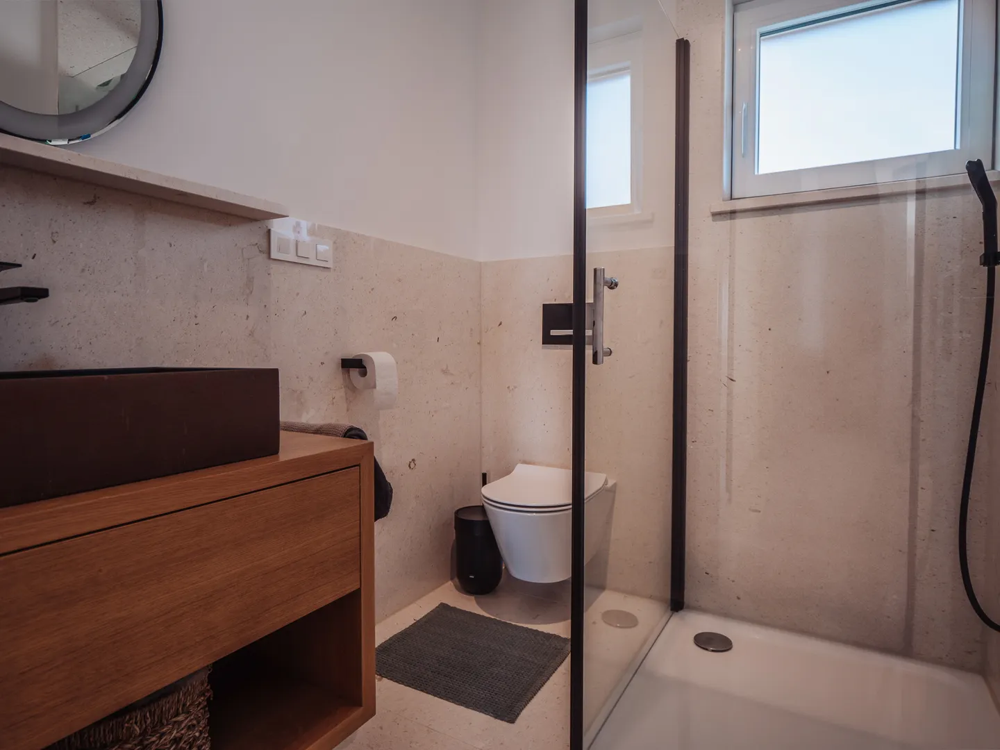 hrvatska, šibenik, vodice (tribunj) – moderan stan na 1. katu s 4 spavaće sobe, 2 terase i 3 parkirna mjesta, 137,91 m² - slika 24