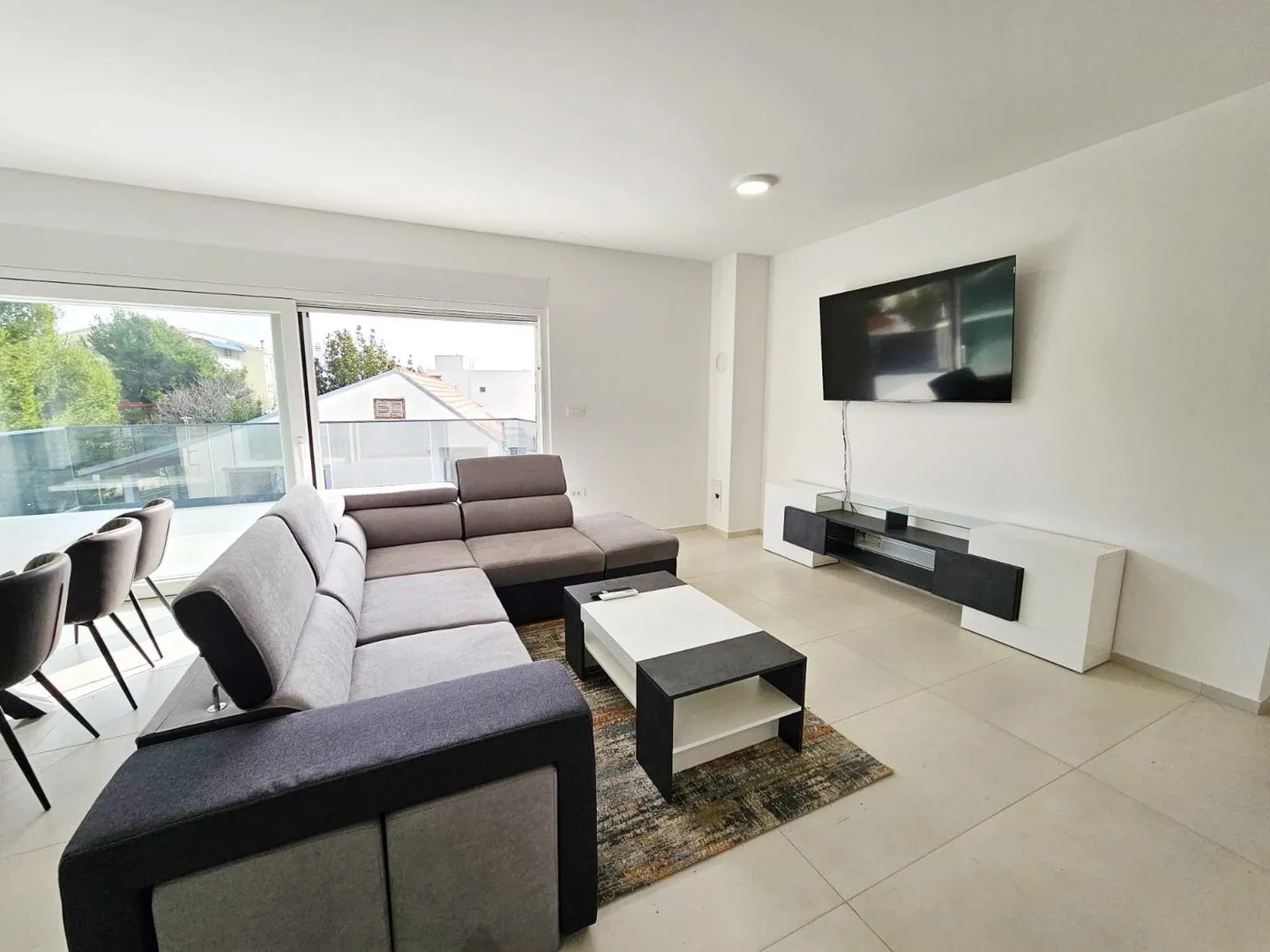 prvi red do mora – luksuzni penthouse 240 m² + krovna terasa 98 m² | srima – vodice - slika 7