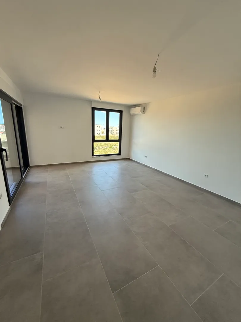 jednosobni stan s natkrivenom terasom, 350 m od mora, povljana - pag - slika 10