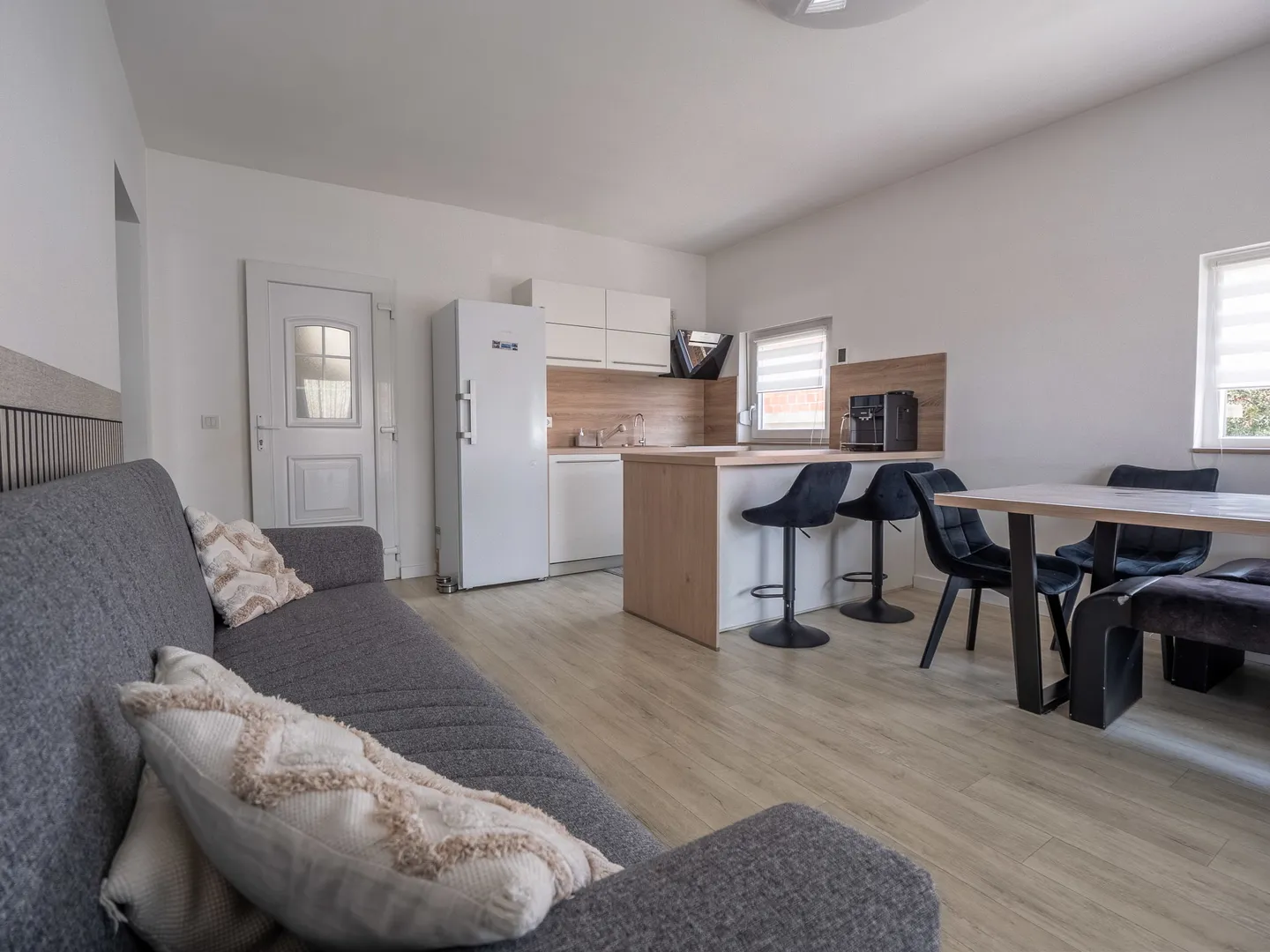 Hrvatska, Zadar, Vrsi, Kuća 140m², s garažom i odvojenim stanom