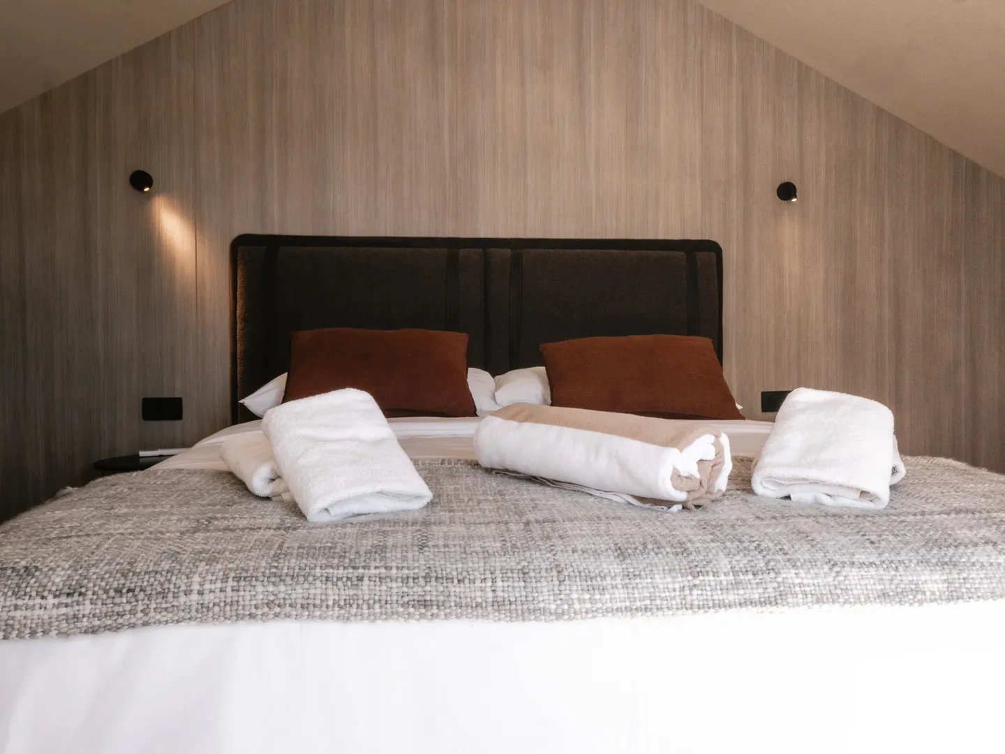luksuzna vila s bazenom, prvi red do mora, nin - zadar - slika 53