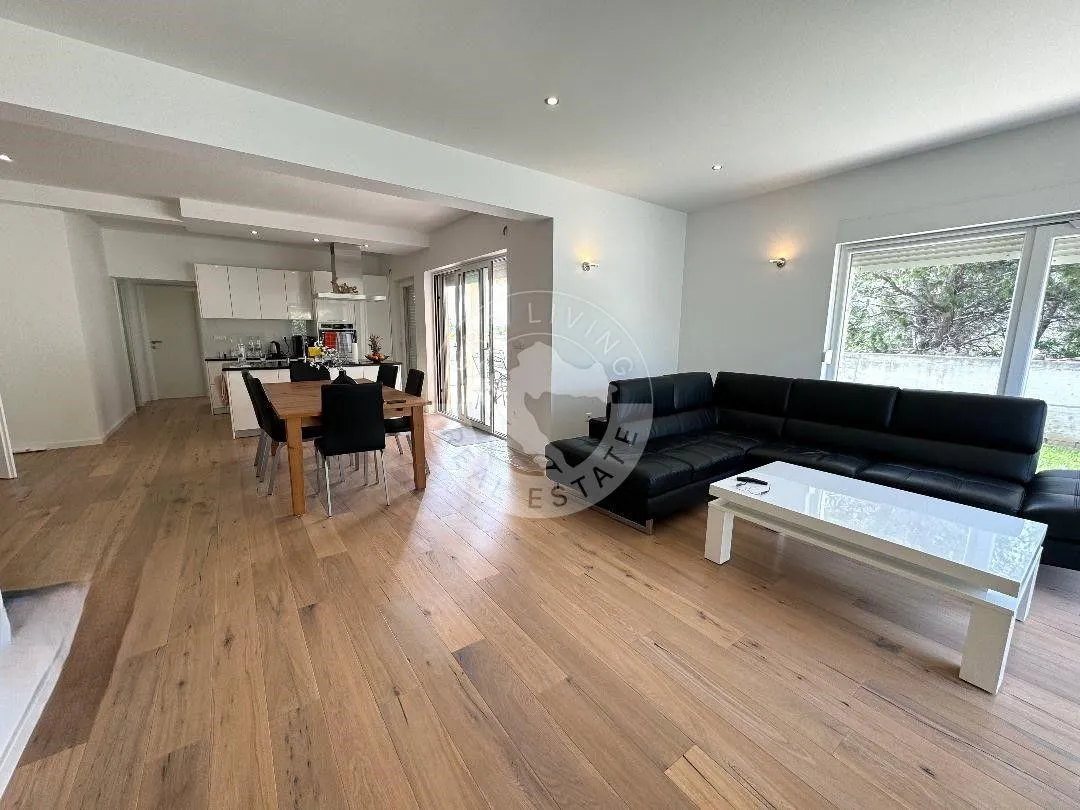 vodice , srima, moderna namještena kuća s četiri stana, apartmanom i bazenom - slika 11