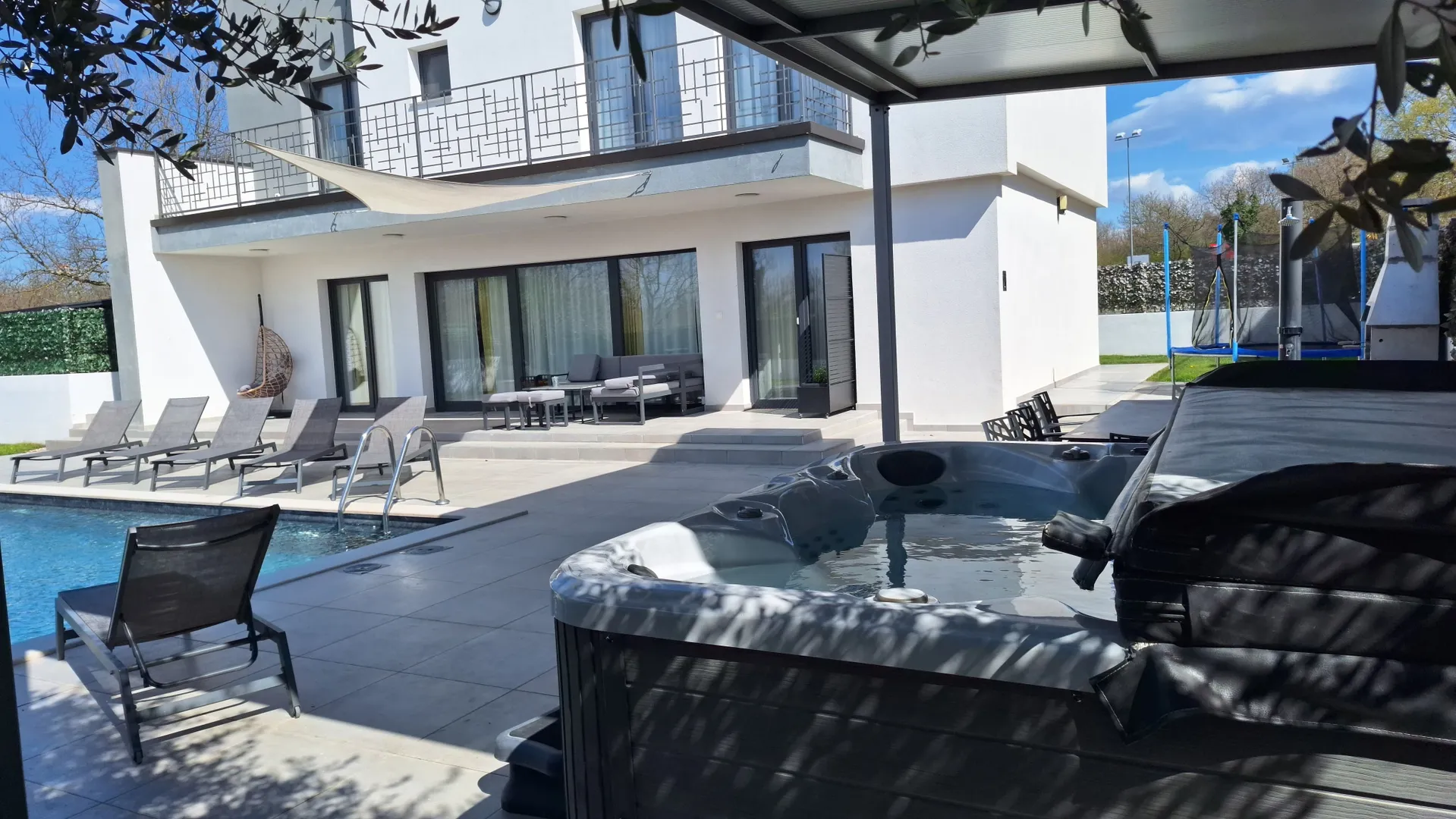 istra, luksuz i privatnost u srcu istre, vila sa bazenom 204 m2 - slika 19