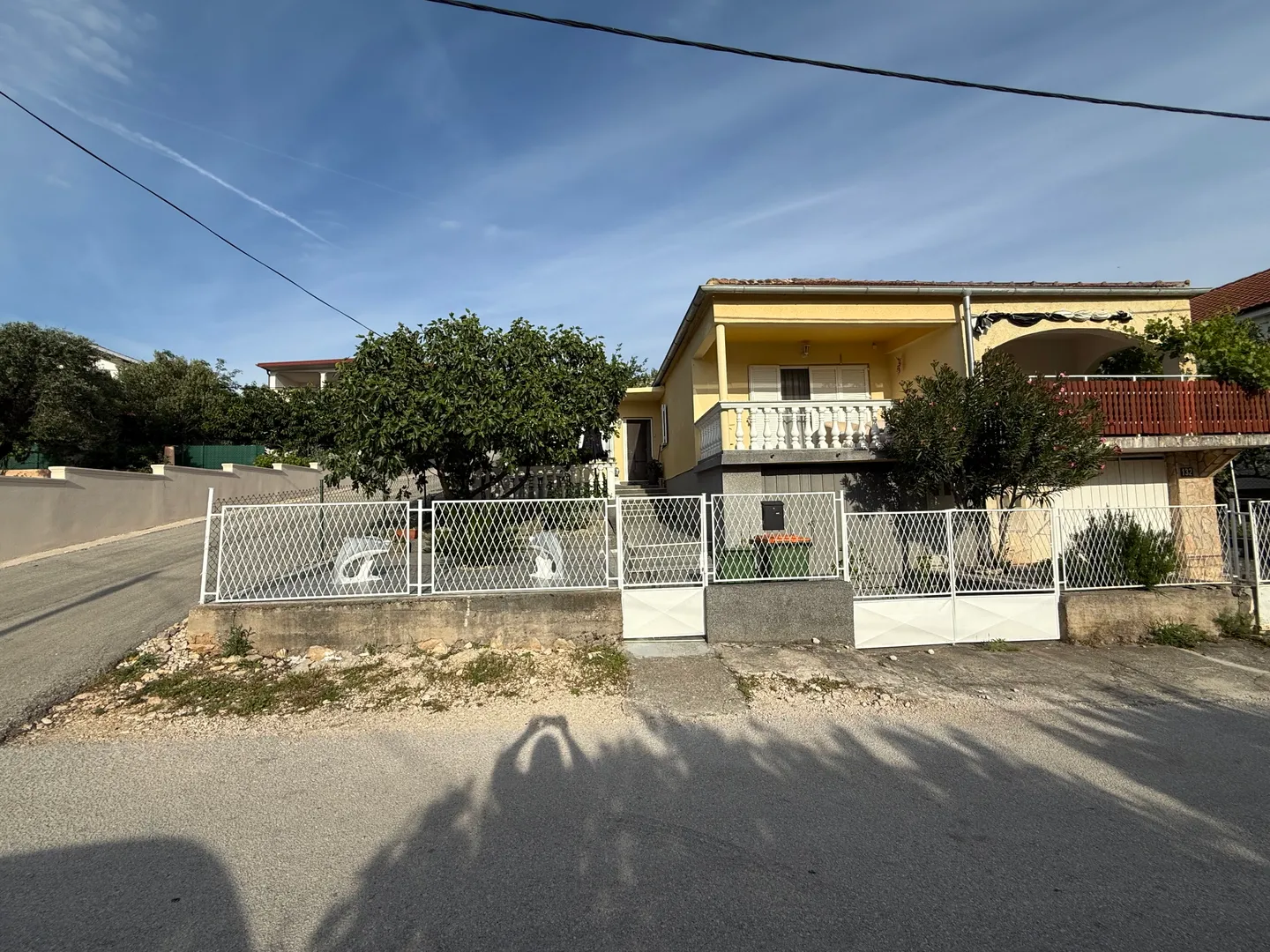hrvatska, zadar, gornji karin, 400 m od mora, polovica dvojne kuće, 1 spavaća soba - 51,44m2, pogled na more, garaža i vrt - slika 3