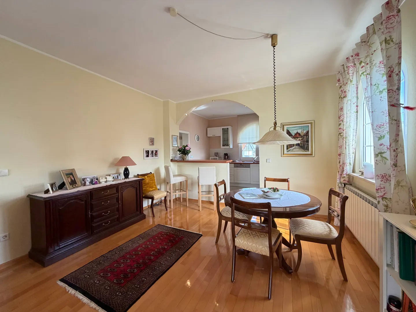 zagreb, dubrava-novoselec, kuća s dva stana 358 m2, na parceli od 911 m2 - slika 40
