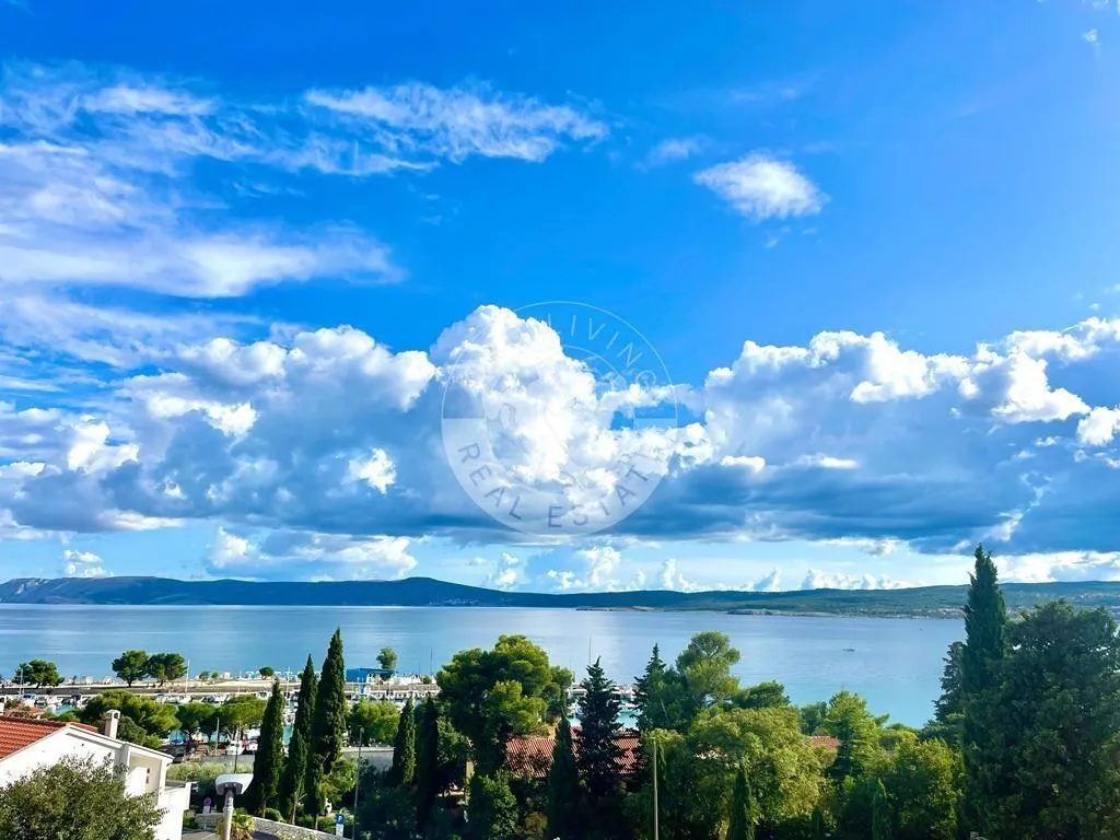 crikvenica, kuća 498 m2, tri stana apartmana jedan stan i dva poslovna prostora - slika 23