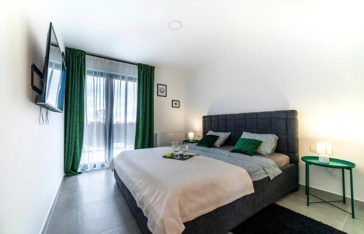 istra, luksuz i privatnost u srcu istre, vila sa bazenom 204 m2 - slika 5
